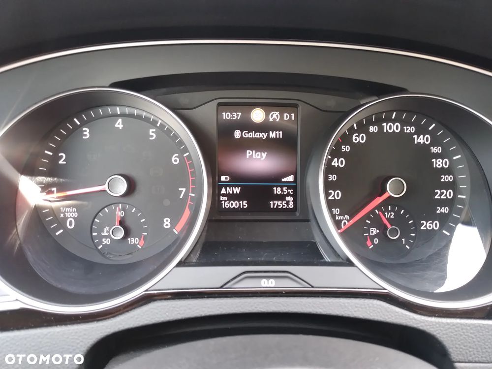 Volkswagen Passat - 13