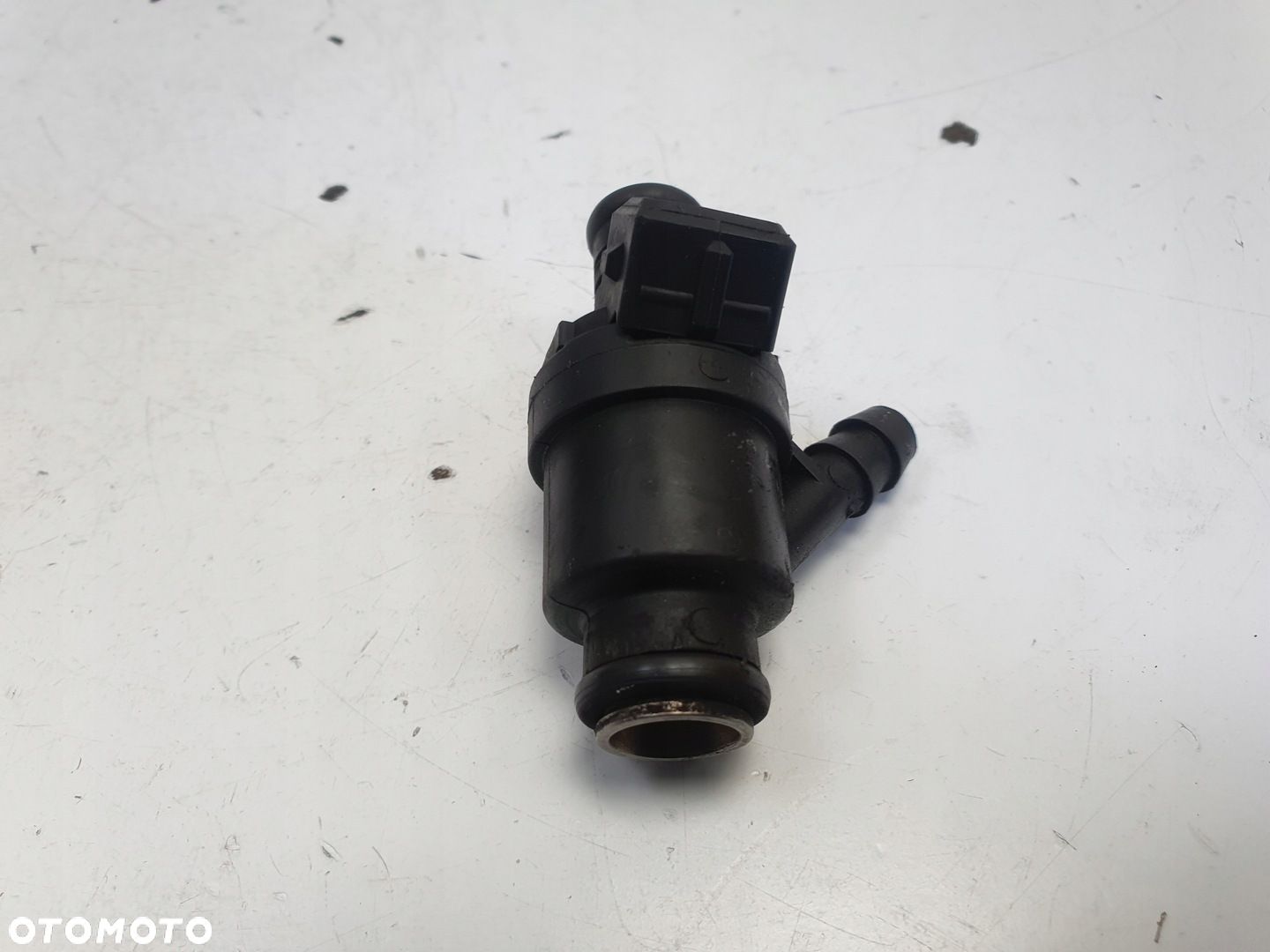 BMW E46 1.8 1.9 M43 WTRYSKIWACZ wtrysk D3768FA - 1
