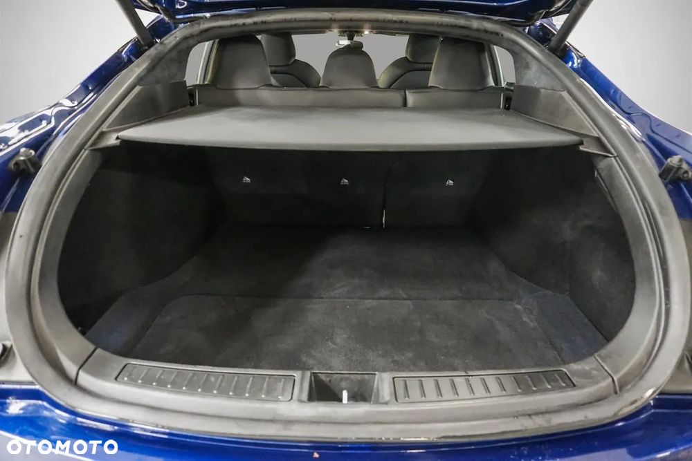 Tesla Model S - 25