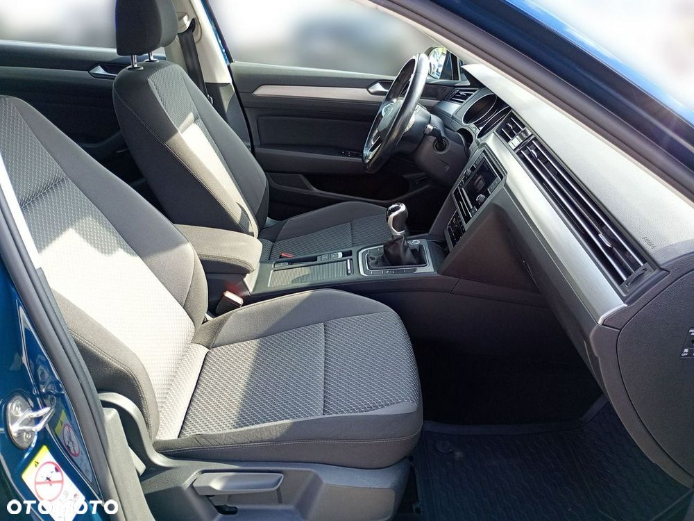 Volkswagen Passat Variant 2.0 TDI EVO Essence - 27