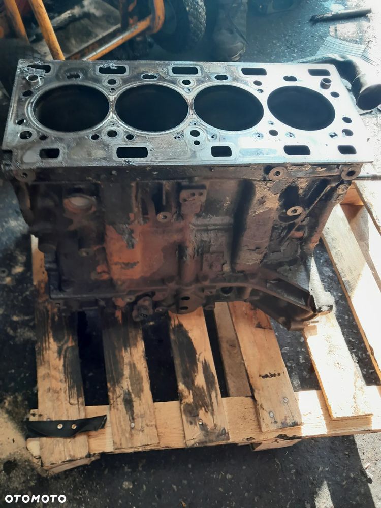 Blok silnika Renault Trafic 2.5 DCI 09r - 6