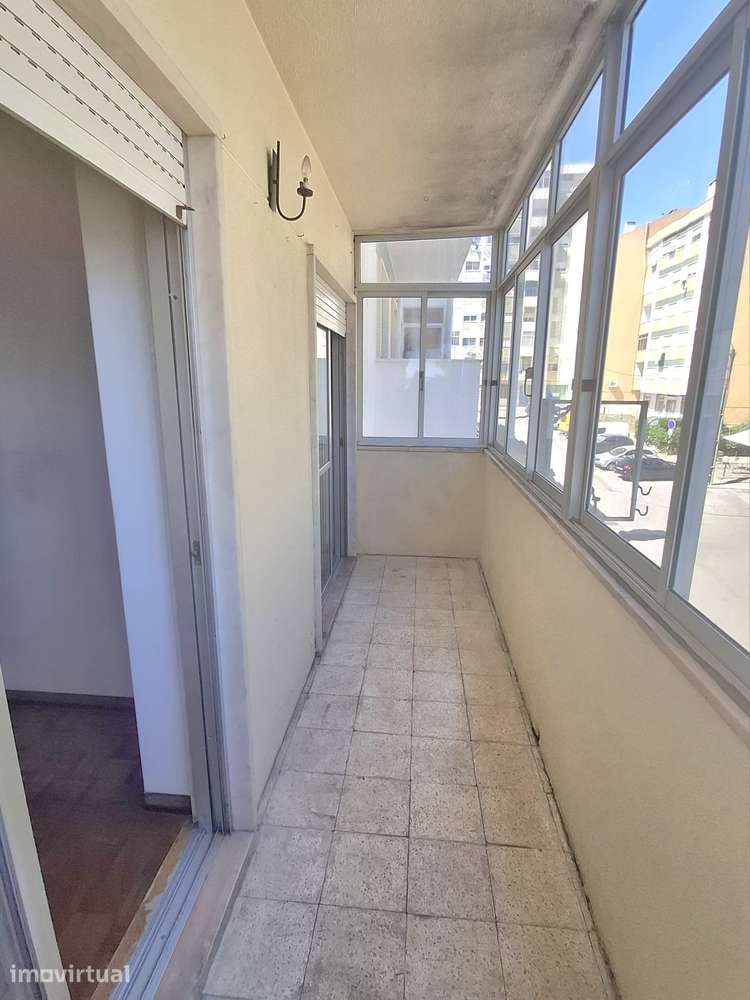 APARTAMENTO T3 COM VARANDAS E ARRECADAÇÃO - Grande imagem: 4/21