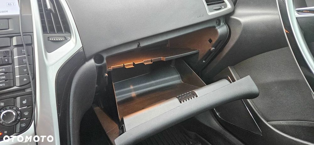 Opel Astra 2.0 CDTI Cosmo - 24