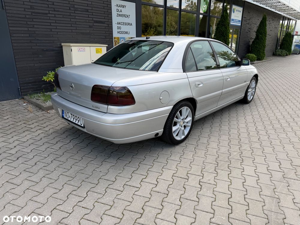 Opel Omega 2.2 Elegance - 10