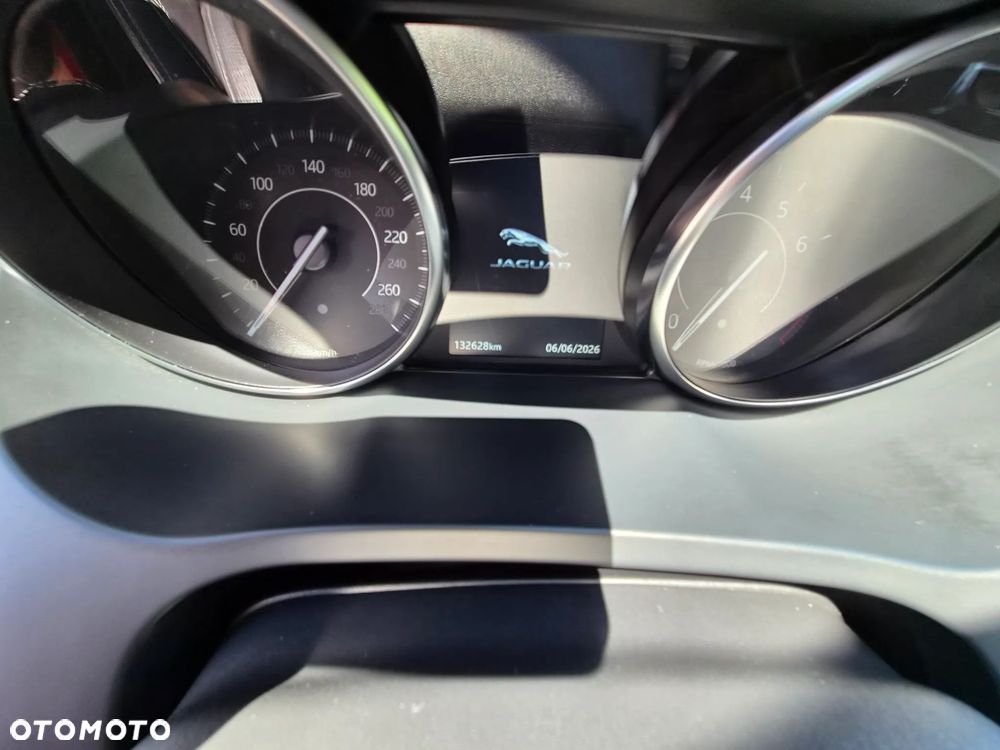 Jaguar E-Pace 2.0 i4P AWD R-Dynamic SE - 19