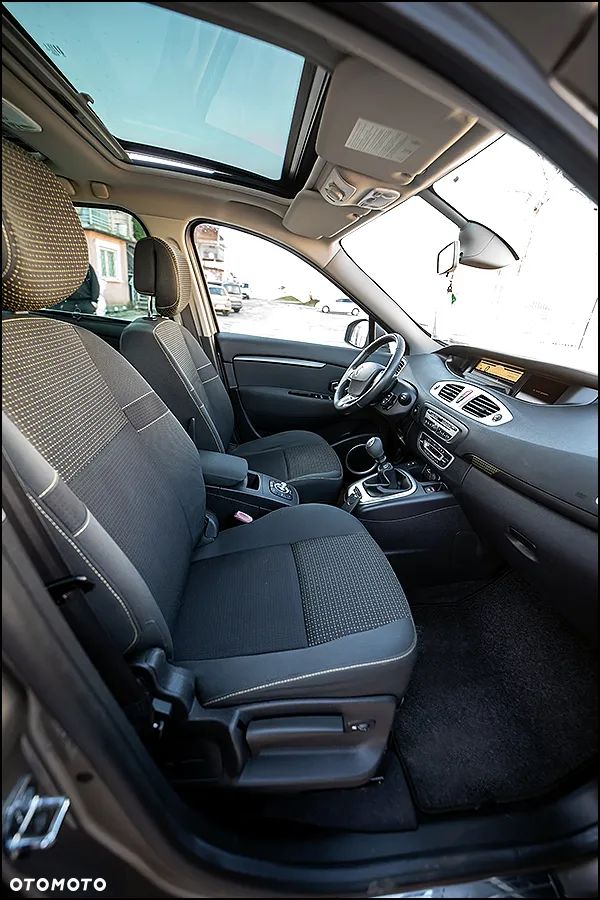 Renault Grand Scenic - 38