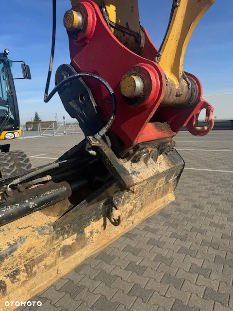 Caterpillar 318 D - 15