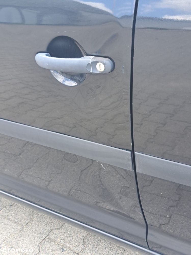 Volkswagen Touran 1.9 TDI Highline - 13