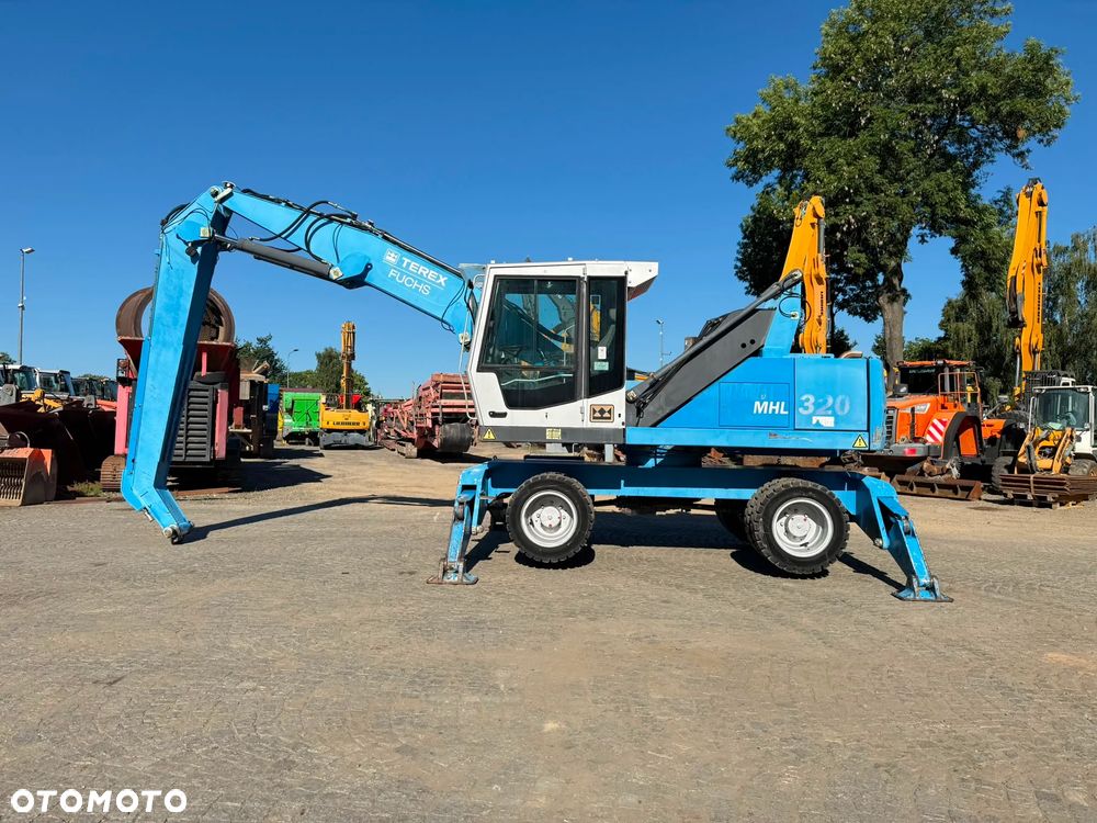 Fuchs MHL 320, 8592mth - 9