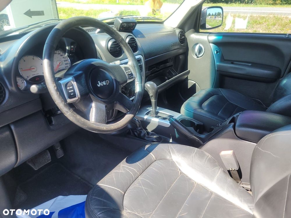 Jeep Cherokee 2.8 CRD Exclusive - 16