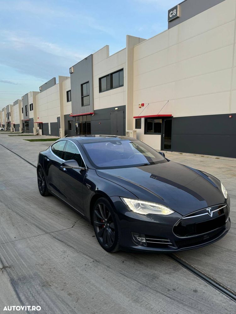 Tesla Model S - 2