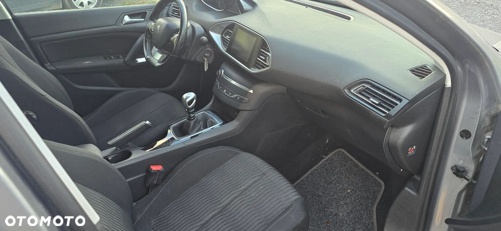 Peugeot 308 PureTech 130 Stop & Start Allure - 10