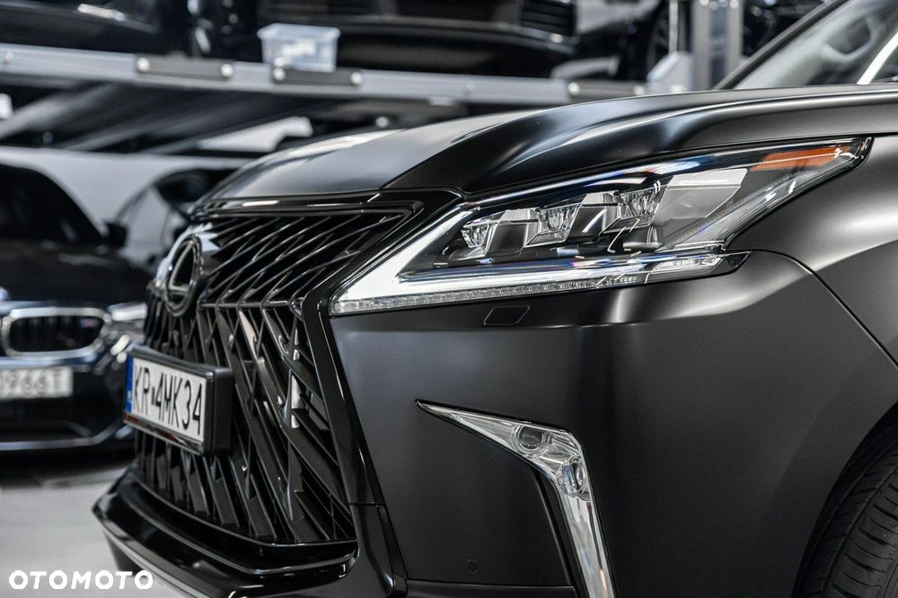 Lexus LX 570 Omotenashi - 13