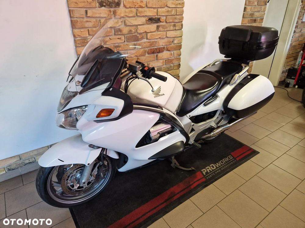 Honda ST - 6