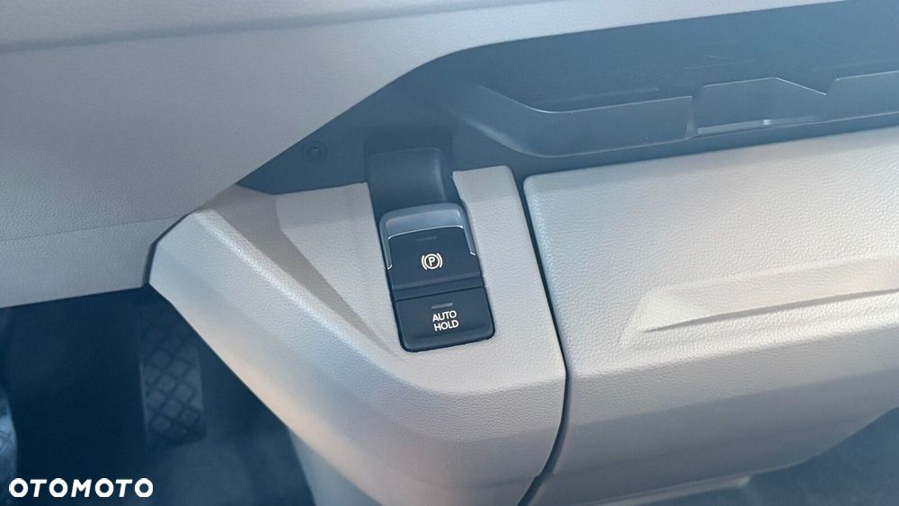 Volkswagen multivan Multivan Family L2 silnik: 2,0 l TDI SCR 150 KM / skrzynia biegów: 7-biegowa DSG rozstaw osi: 3124 mm - 19