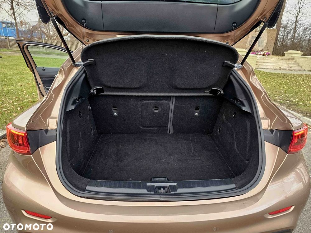 Infiniti Q30 1.6t Premium - 22