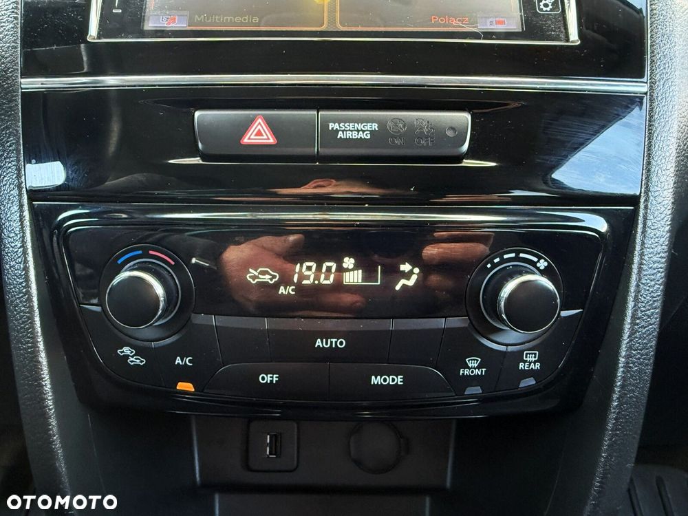 Suzuki Vitara 1.6 Comfort 2WD - 24