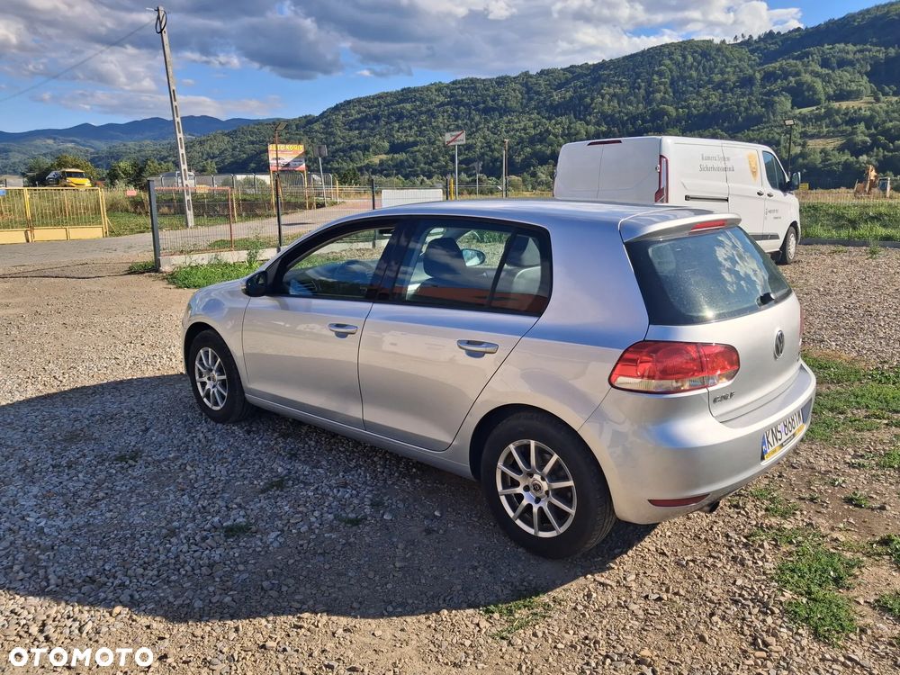 Volkswagen Golf 1.6 TDI BlueMotion Technology Comfortline - 8