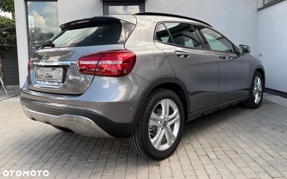 Mercedes-Benz GLA - 6