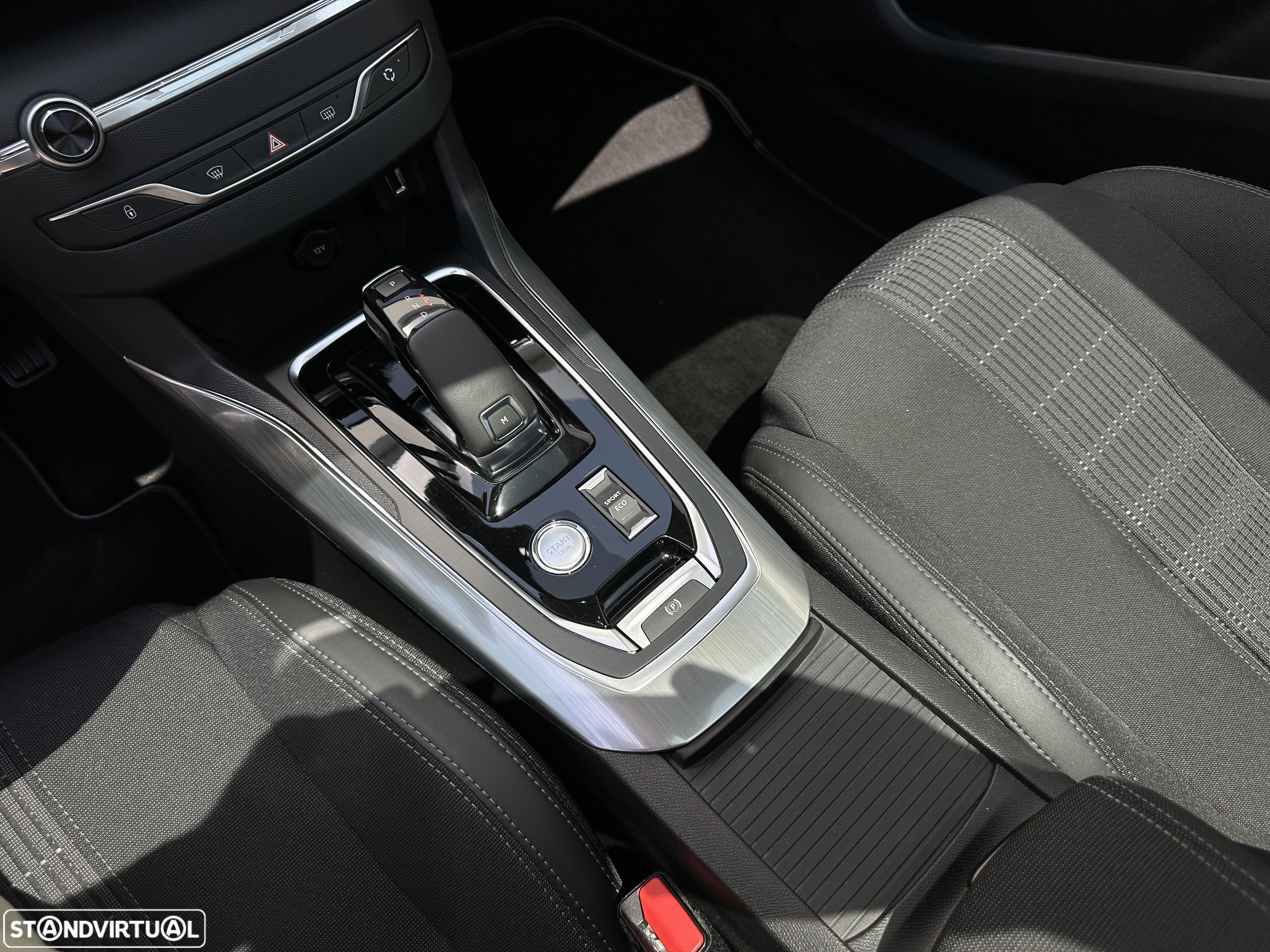 Peugeot 308 1.2 PureTech Allure Pack EAT8 - 24