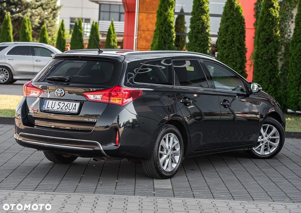 Toyota Auris 1.6 Premium - 8