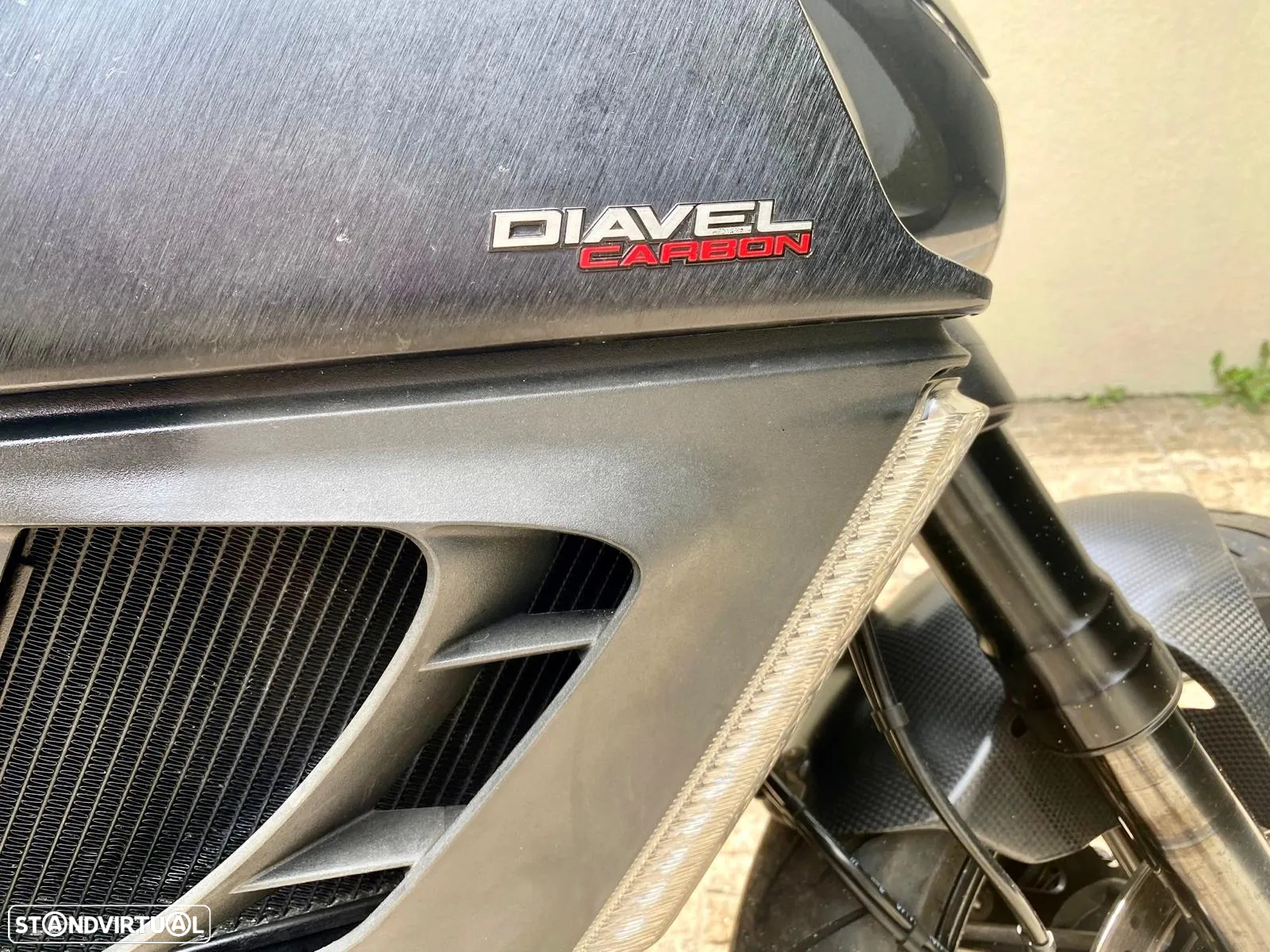 Ducati Diavel Carbon 160 CV - 11