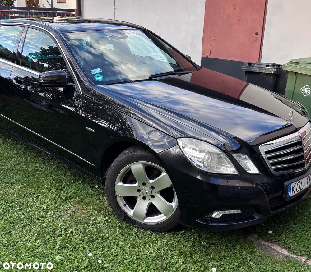 Mercedes-Benz Klasa E 220 CDI DPF BlueEFFICIENCY Automatik - 3