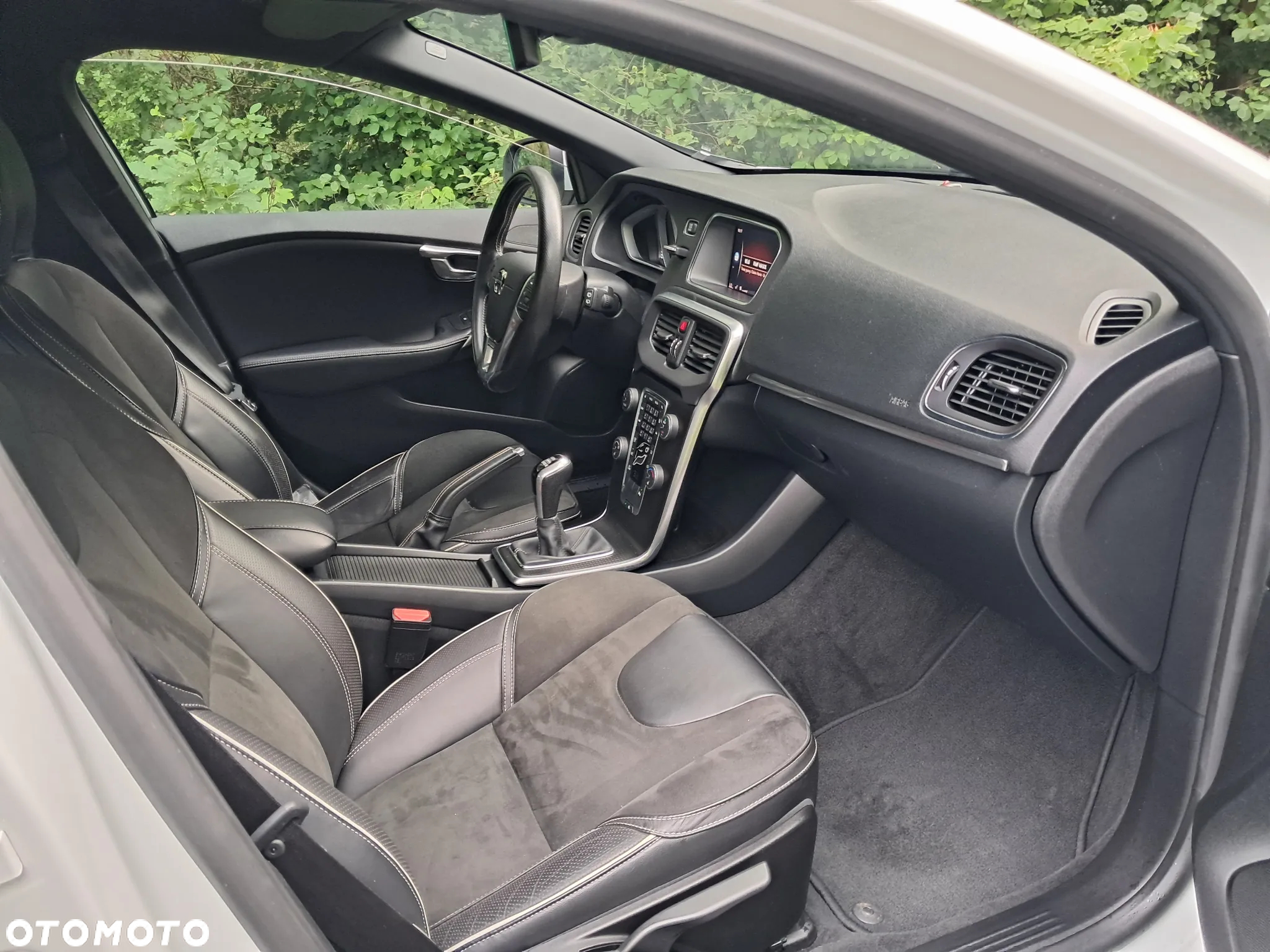 Volvo V40 T2 Drive-E R-Design Momentum - 8
