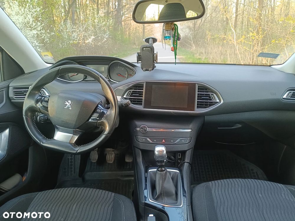 Peugeot 308 1.6 e-HDi Access S&S - 10