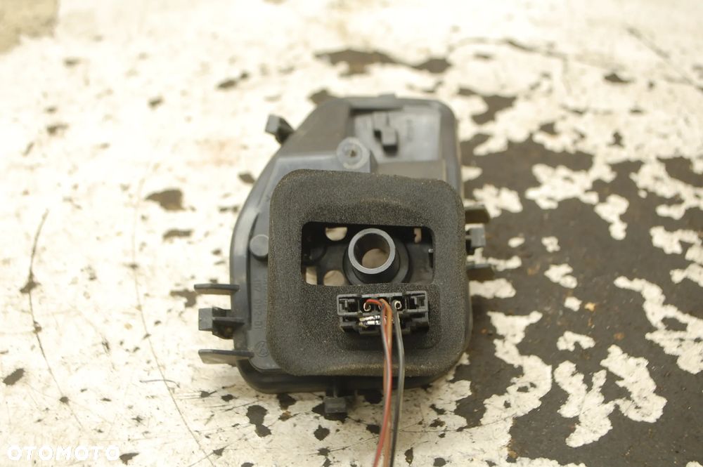 WKŁAD LAMPY LEWY PRAWY TYŁ TYLNY 5K0945258 5K0945257 VW GOLF VI - 5