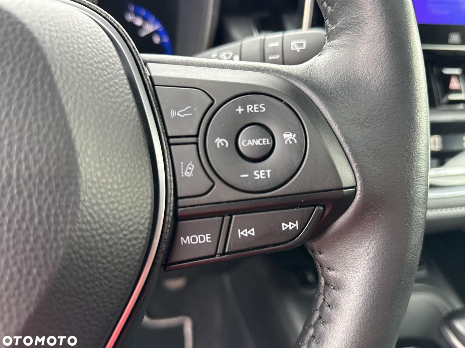 Toyota Corolla 2.0 Hybrid Executive - 18