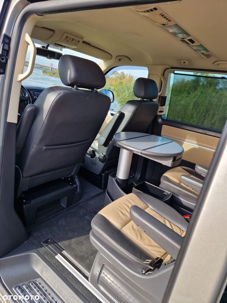 Volkswagen Multivan - 27