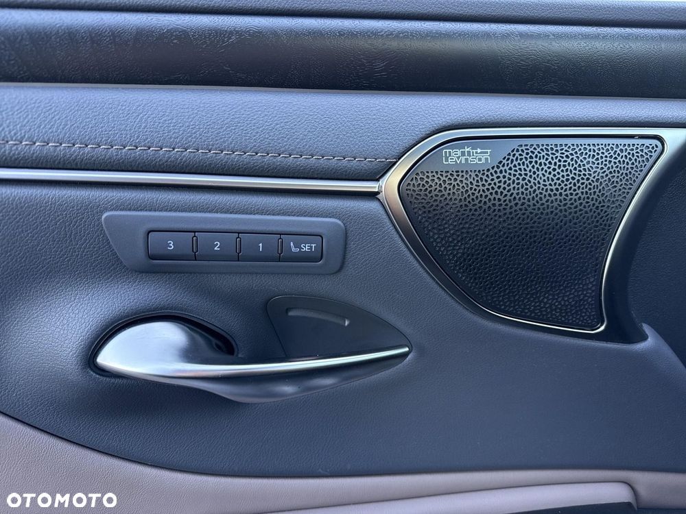 Lexus ES 300h Prestige - 26
