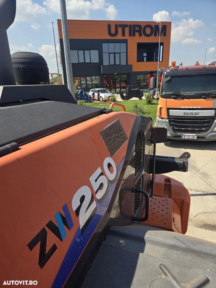 Hitachi ZW250-6, 2018, cupa 4mc, produsa in JAPONIA, masa operationala 22,7tone, anv 23,5R25 80% ok, Consum mediu 10l/ora, camera mers masalier, STARE FOARTE BUJNA-posibilitate leasing 2 ani-PROMOTIE 66.900 EUR+Tva - 14