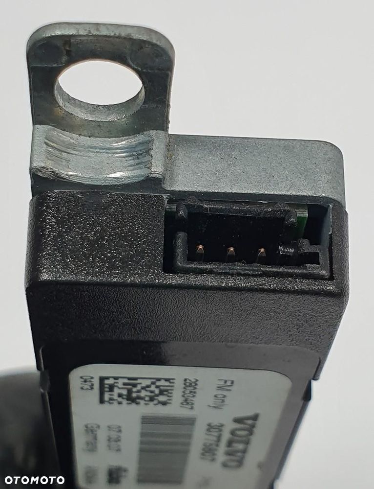 WZMACNIACZ ANTENY VOLVO C70 II 30775607 - 2