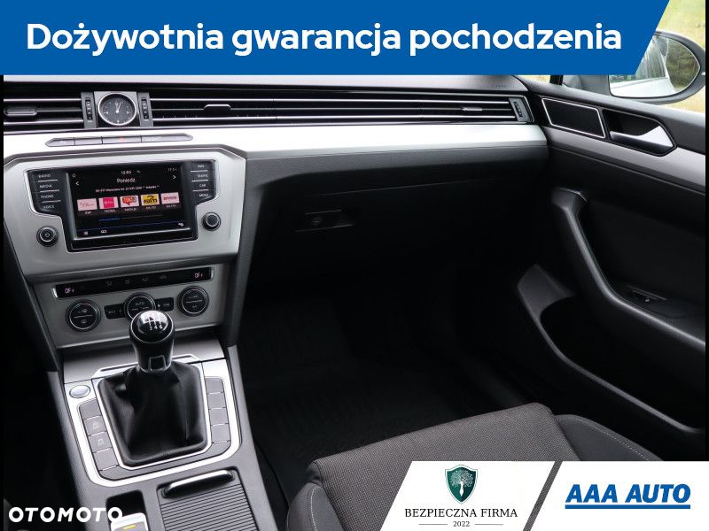 Volkswagen Passat - 9
