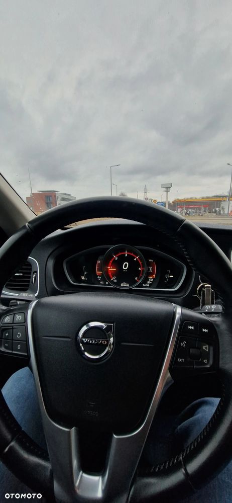 Volvo V40 D2 Momentum - 12