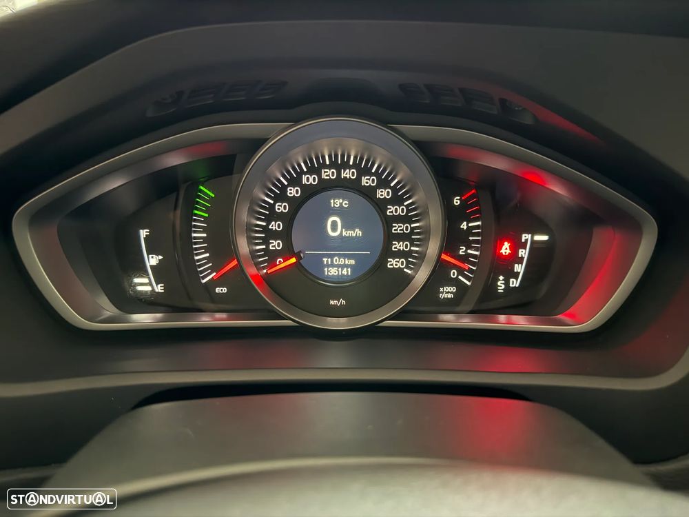 Volvo V40 D2 Geartronic Momentum - 16