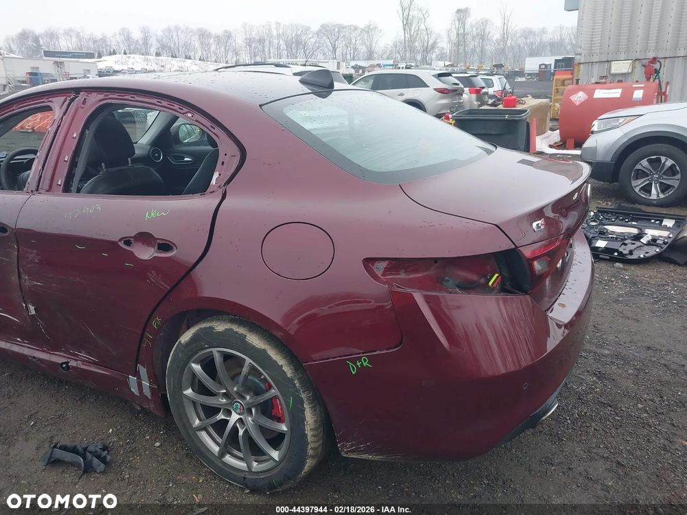 Alfa Romeo Giulia - 14