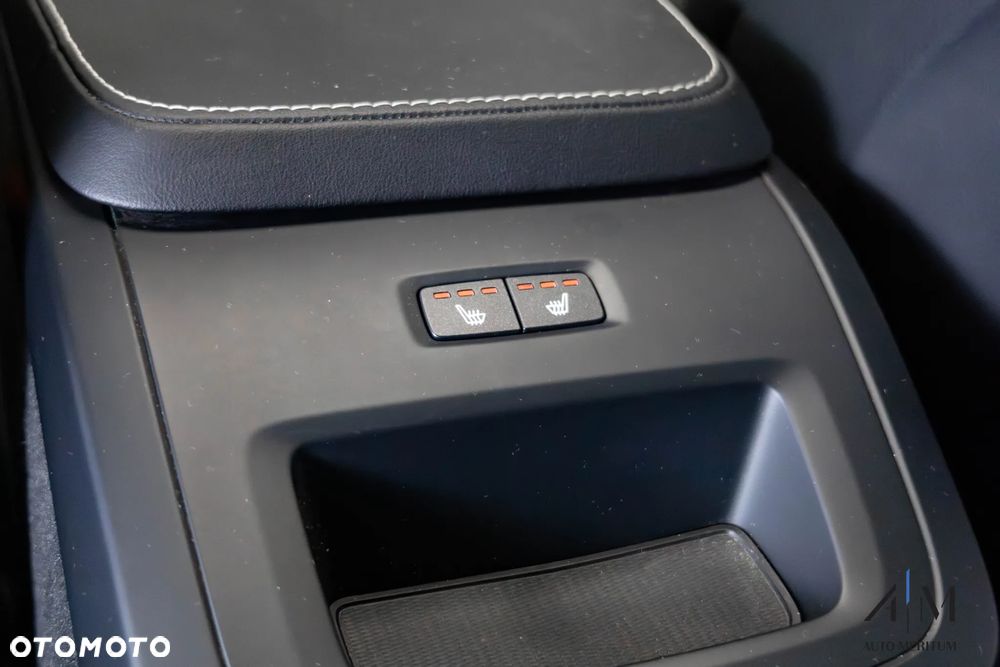 Volvo XC 90 B5 D AWD Ultimate Dark - 35