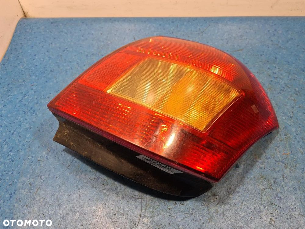 TOYOTA COROLLA E12 HB LAMPA TYŁ LEWA ZEWNĘTRZNA - 5