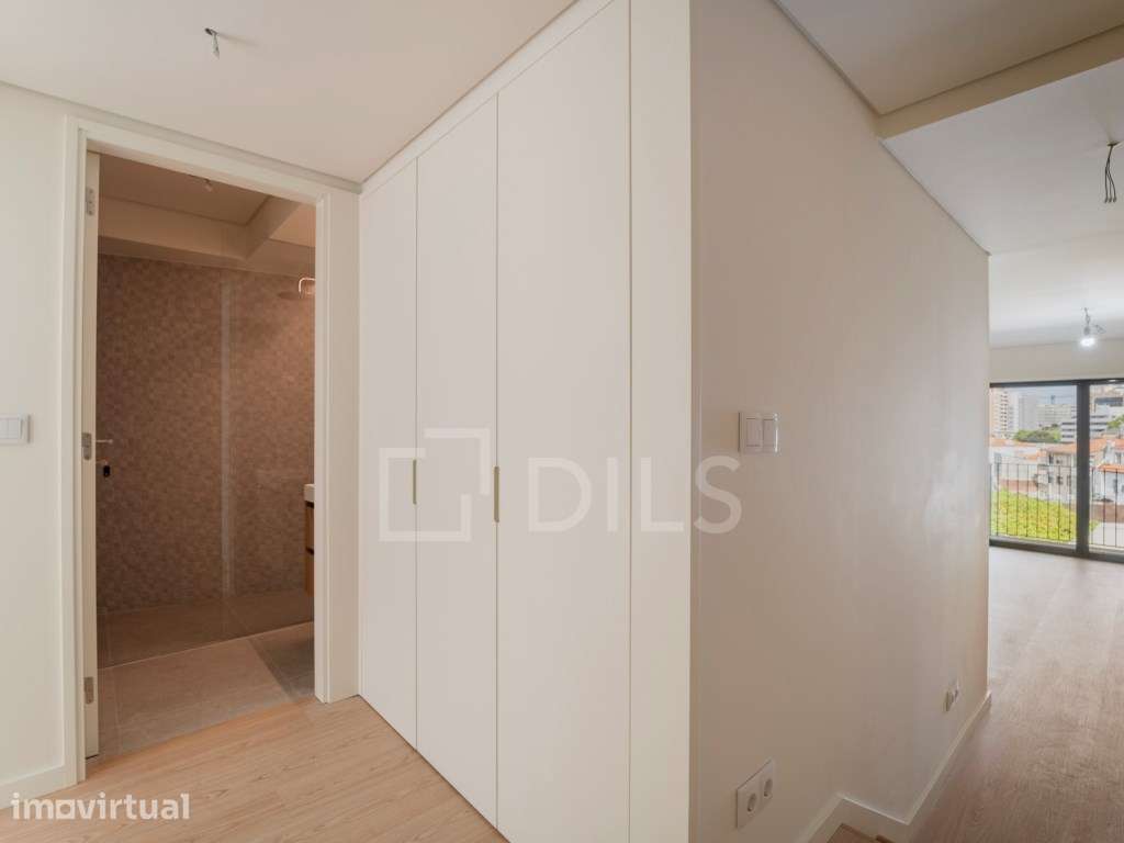 Apartamento T1 +1 com jardim no centro do Porto - Grande imagem: 3/64