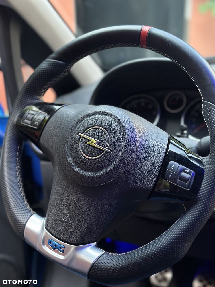 Opel Corsa 1.6T OPC - 27
