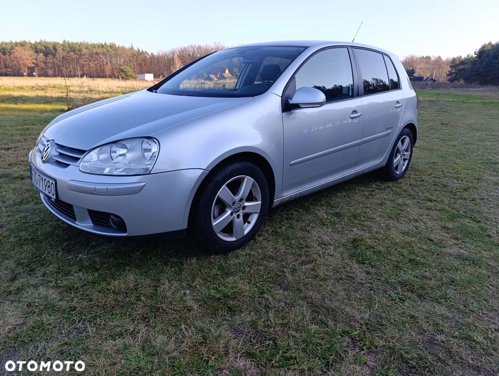 Volkswagen Golf V 1.6 Comfortline - 1
