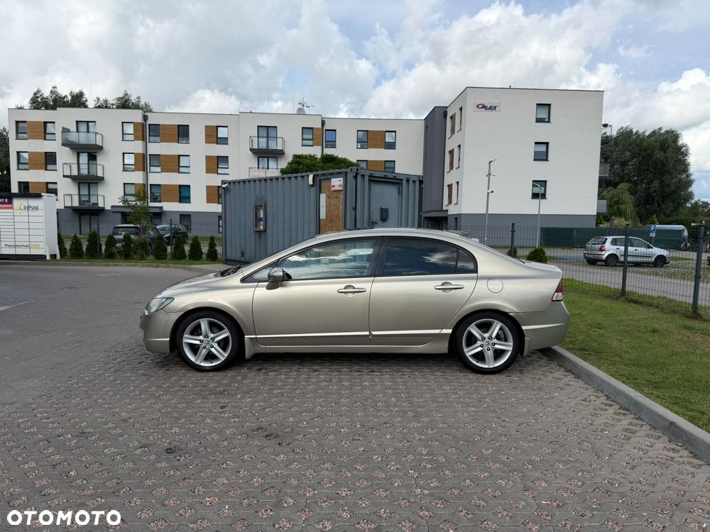 Honda Civic 1.8 Executive - 10