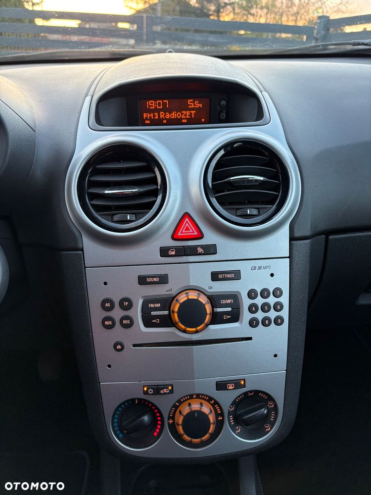 Opel Corsa 1.2 16V Cosmo - 15