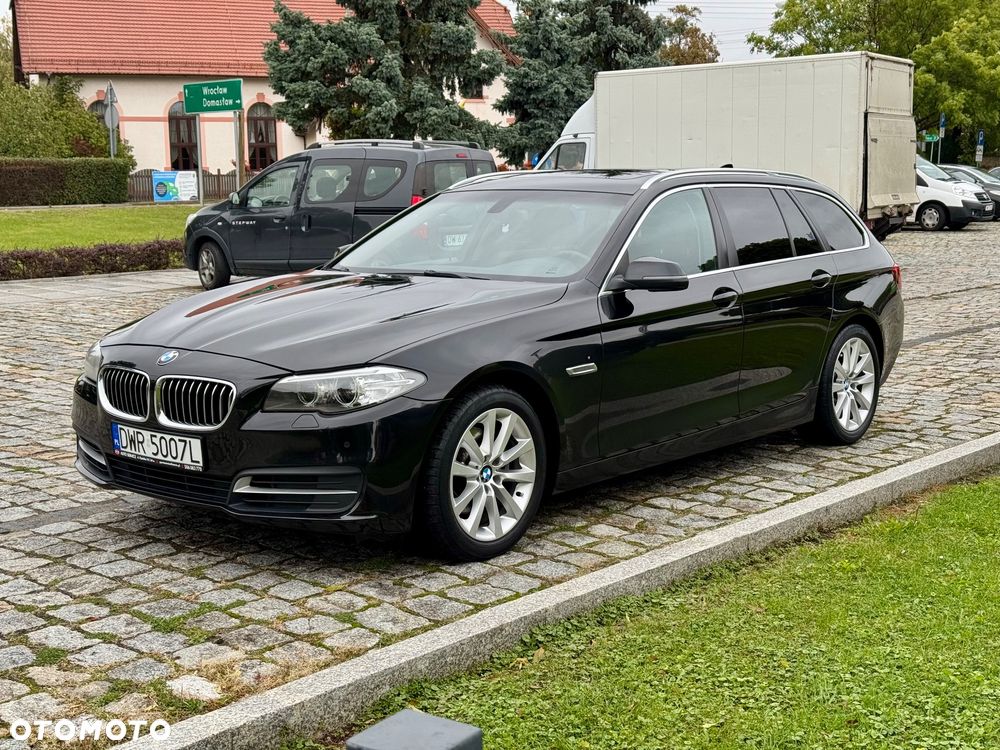 BMW Seria 5 520d Touring Luxury Line - 1