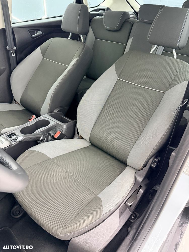 Ford Focus 1.6 TDCi DPF Champions Edition - 16