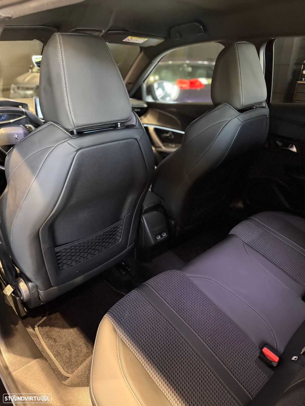 Peugeot 2008 1.5 BlueHDi GT Pack EAT8 - 54