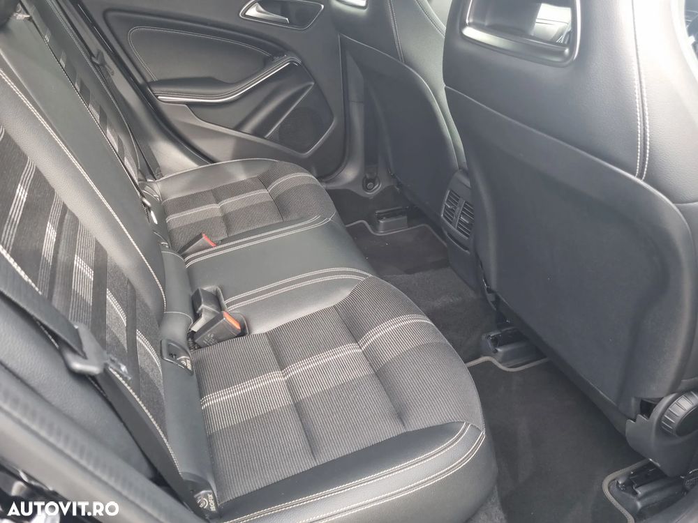 Mercedes-Benz GLA - 13